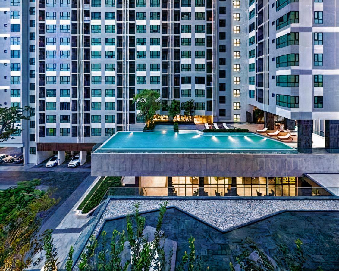 The Base Central Pattaya Exteriér fotografie