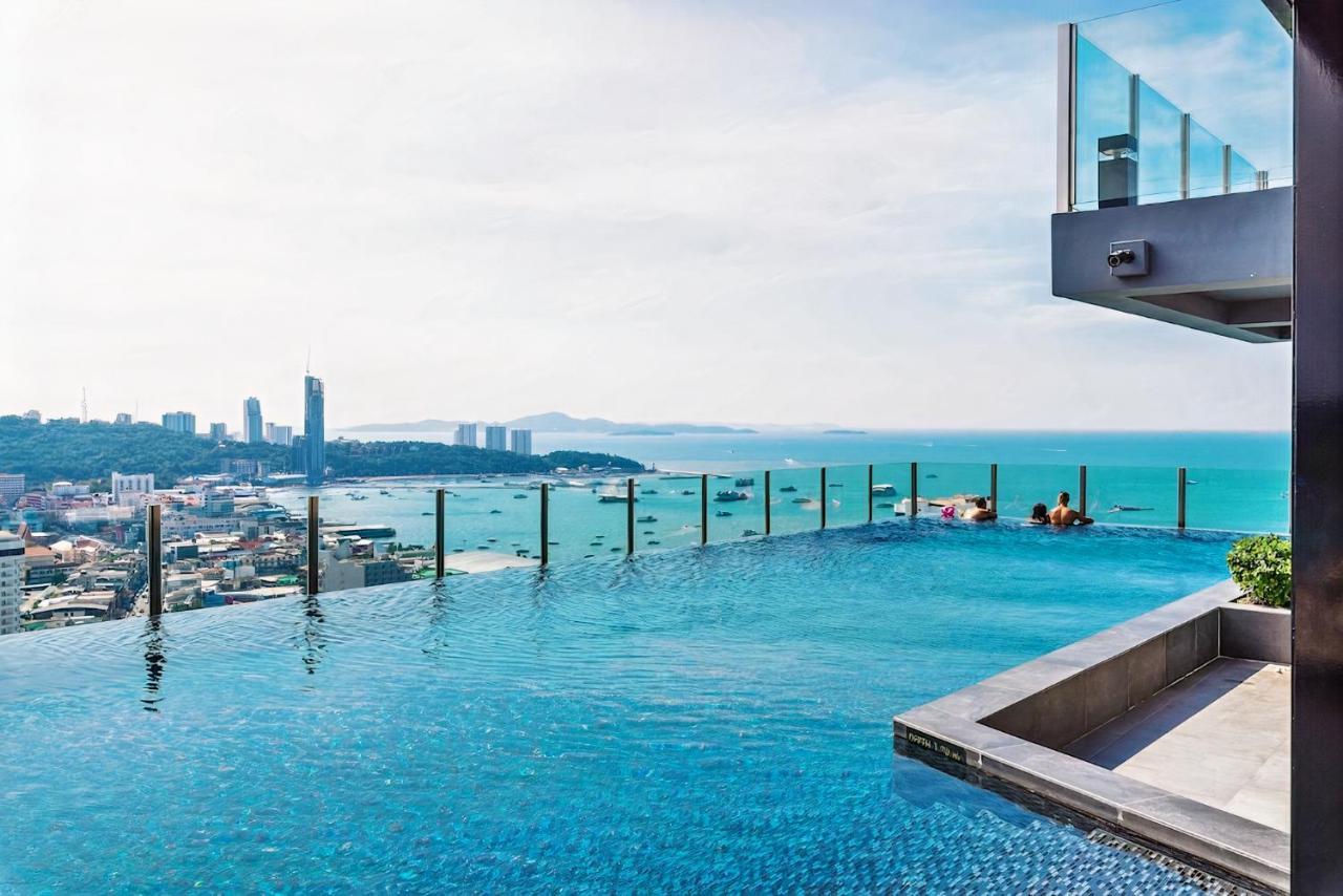 The Base Central Pattaya Exteriér fotografie
