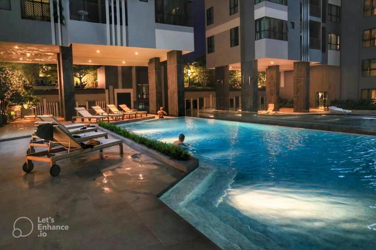 The Base Central Pattaya Exteriér fotografie